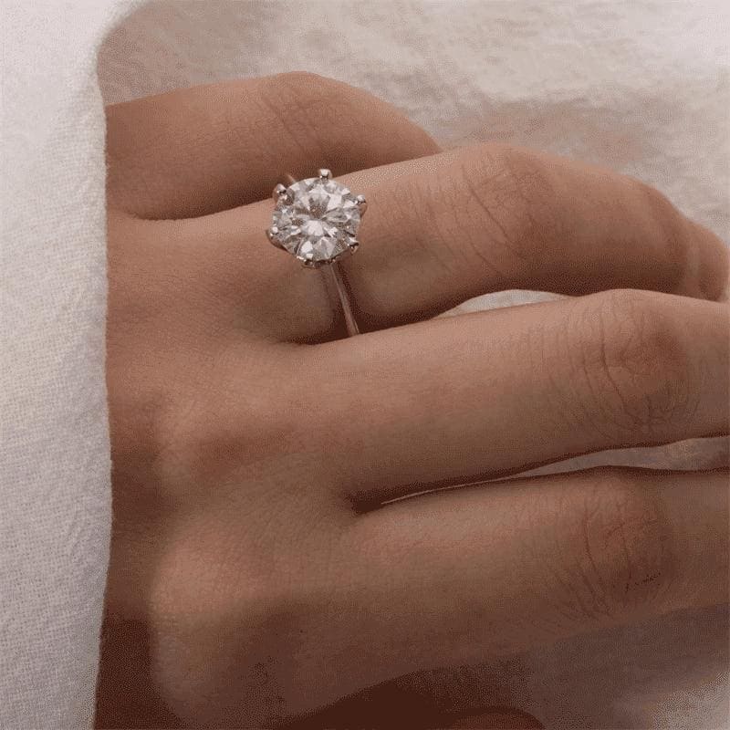 Anello Solitario Divino Bagliore