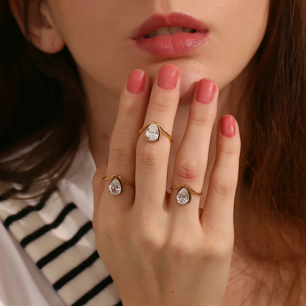 Sparkling Waterdrop Zircon Crown Ring
