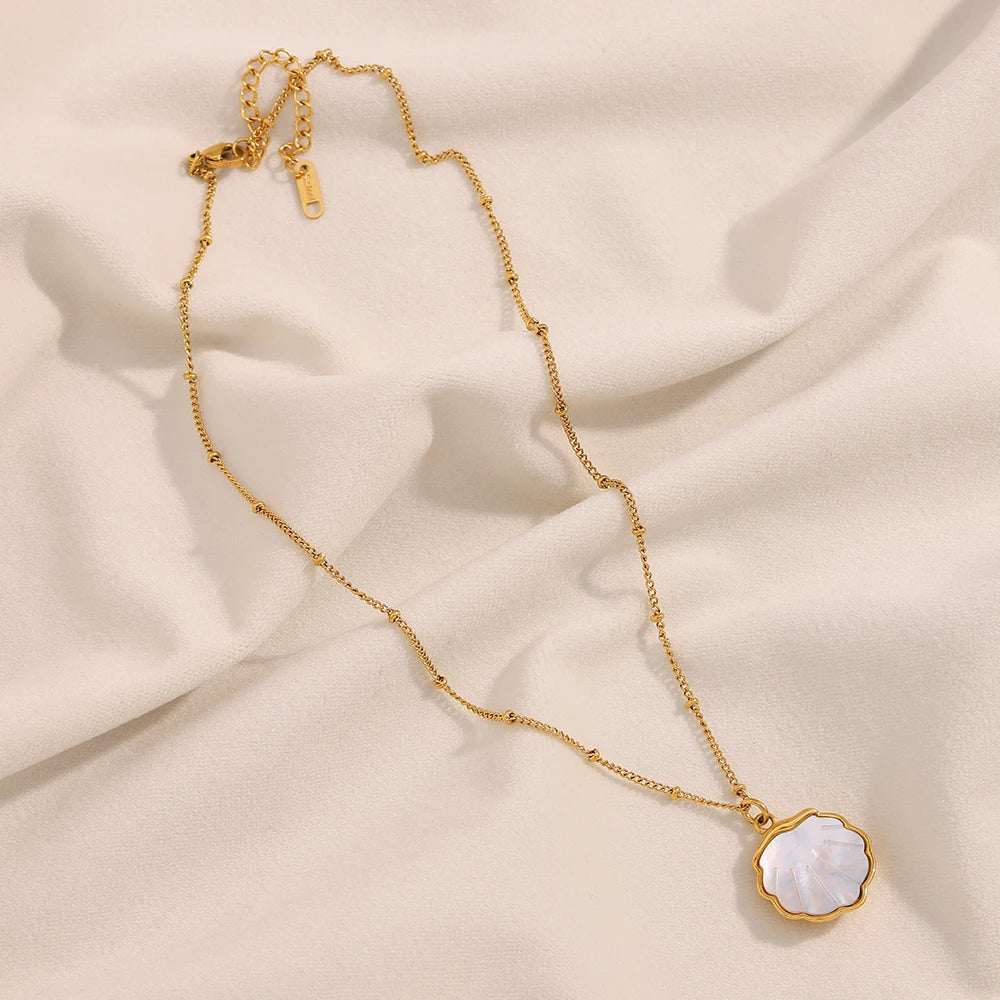Shell Pendant Necklace