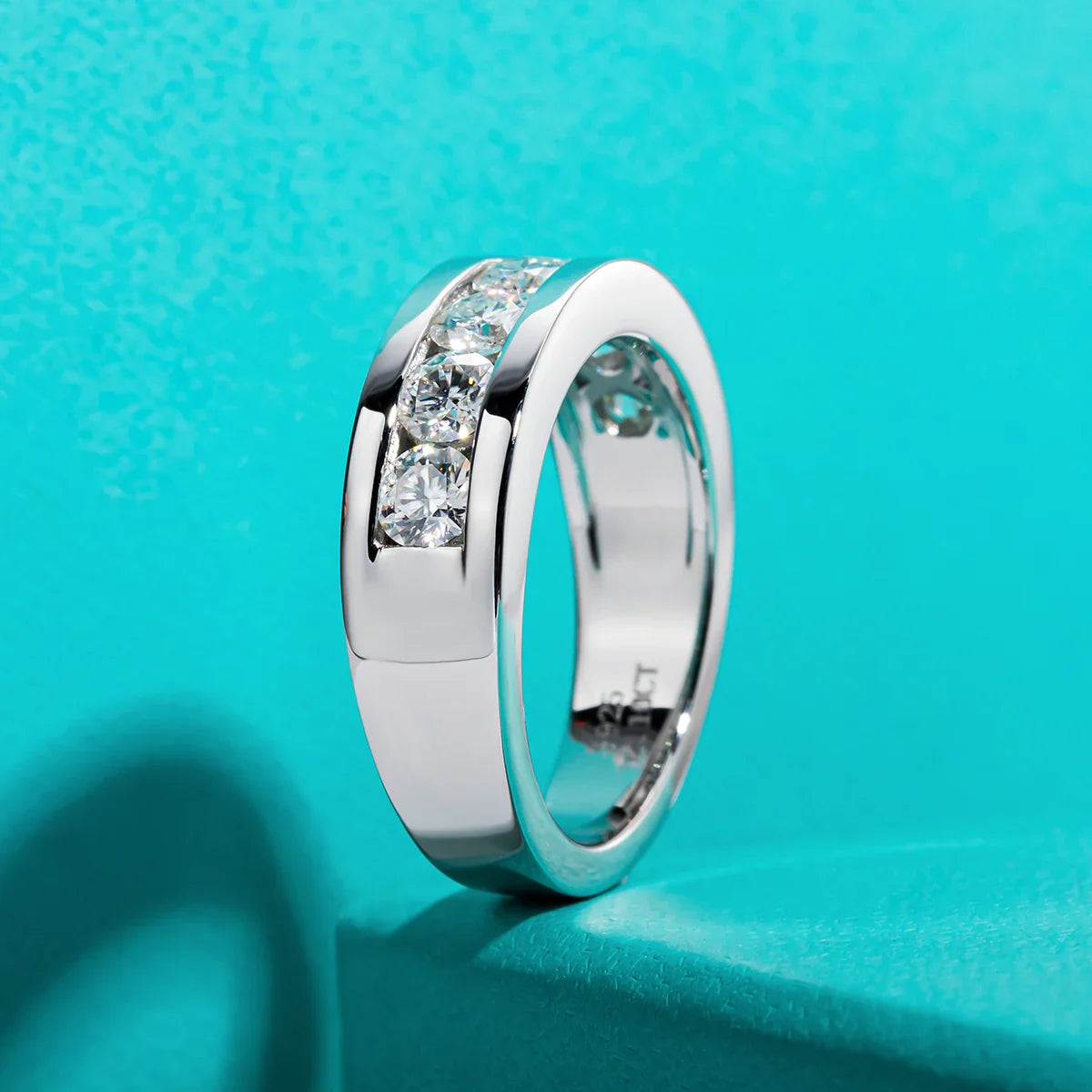 Anello Veretta Colonna di Luce