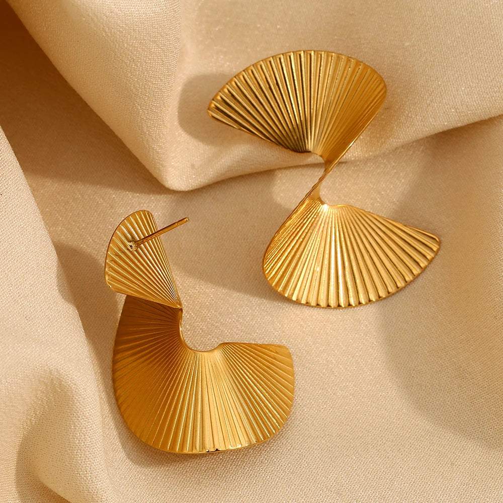 Minimalist Gold Earrings for Parties