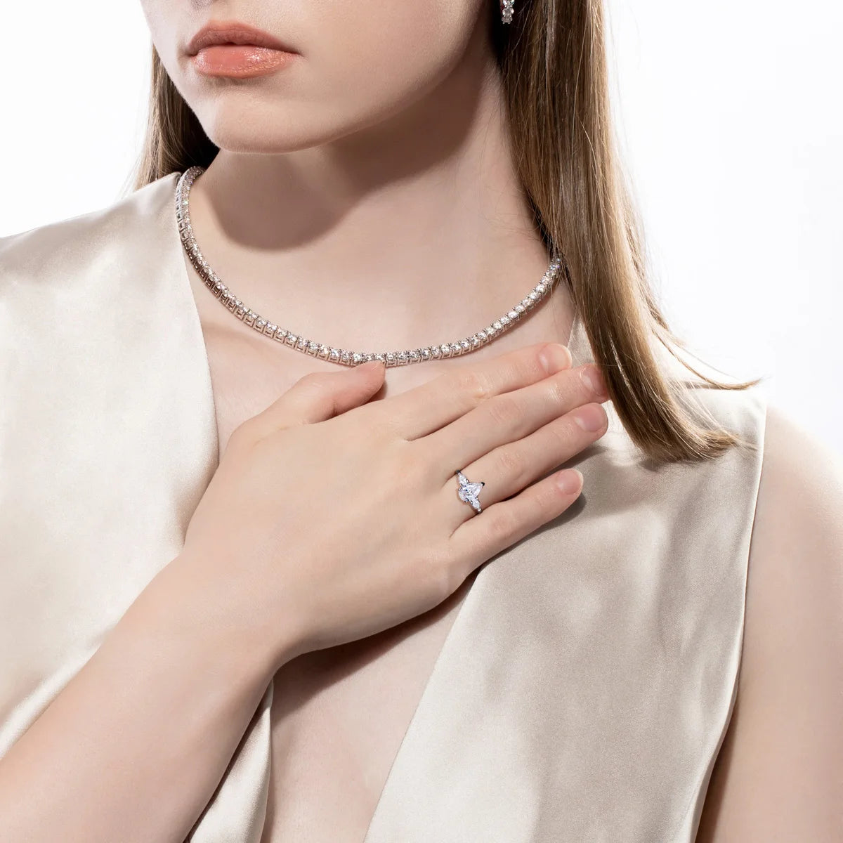 Anello Solitario Emerald Trinità