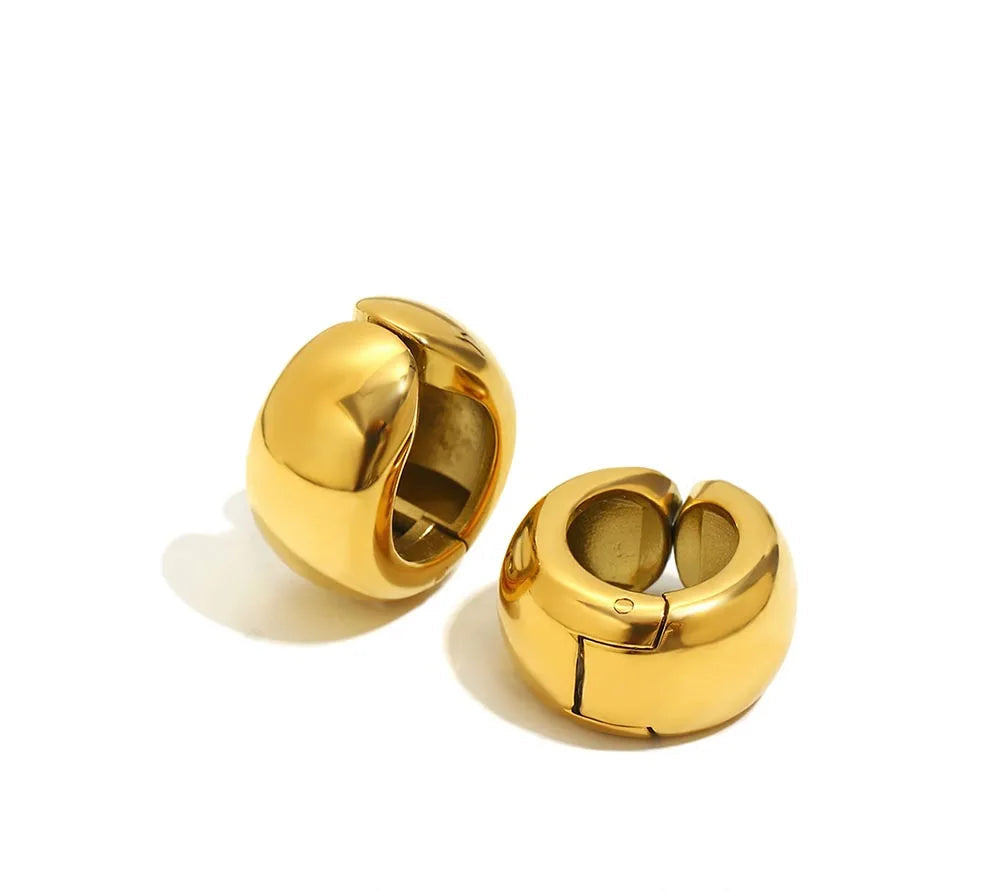 Mini Earclip with Wide Edge in 316L Stainless Steel