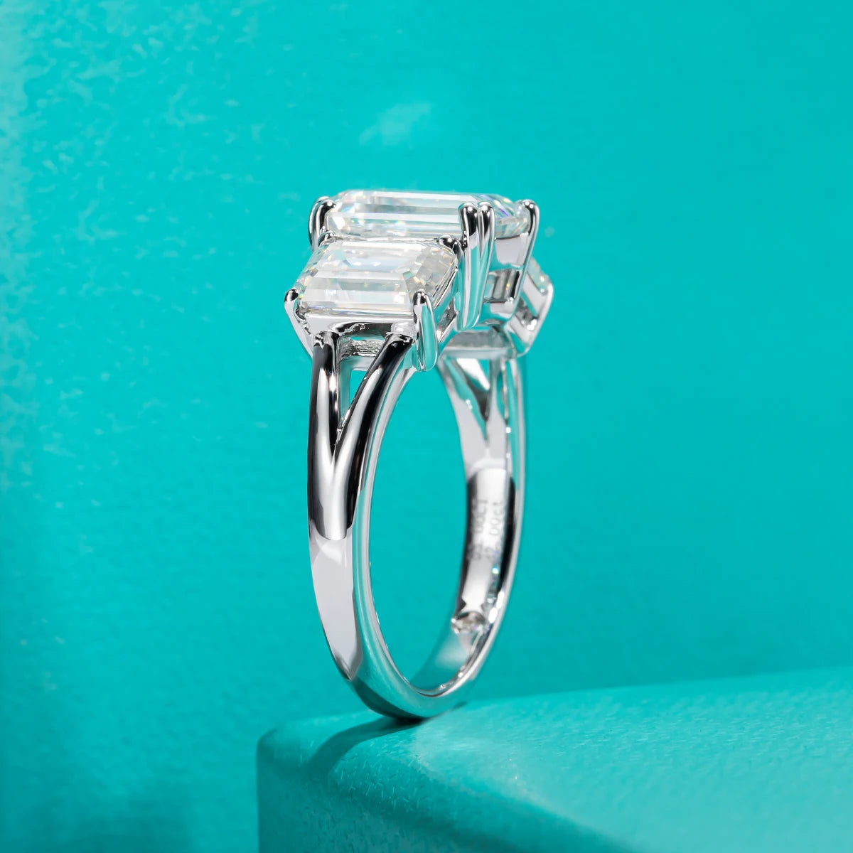 Anello Solitario Marquise Magnificenza