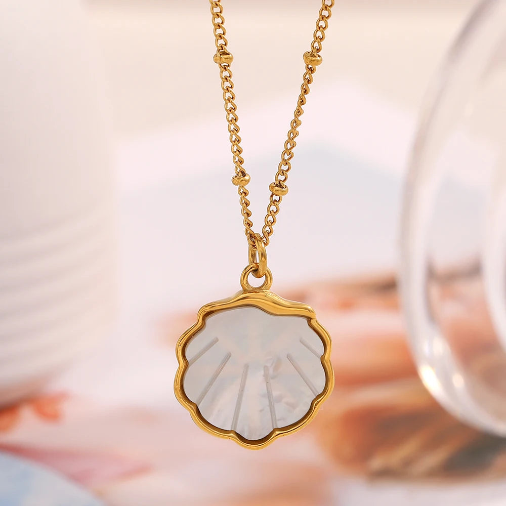 Shell Pendant Necklace