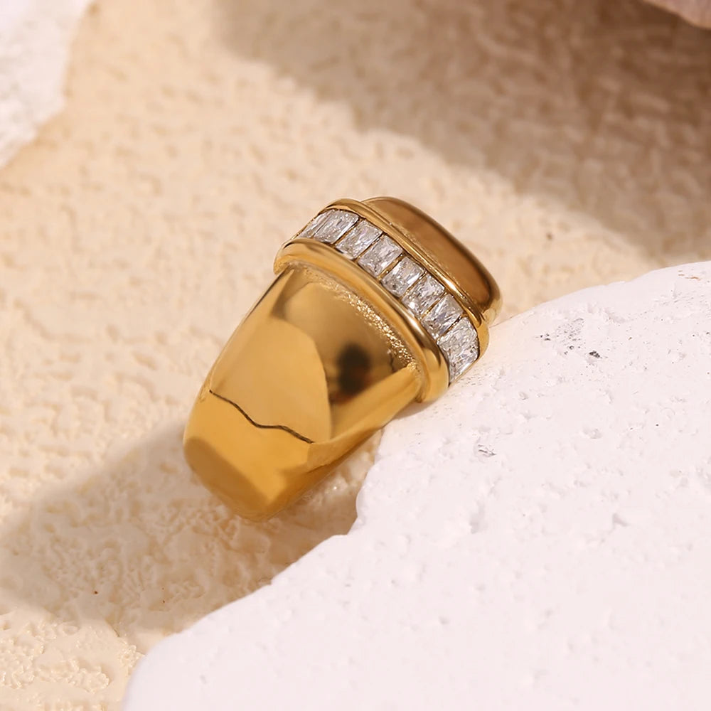 Wide Edge Zircon Ring