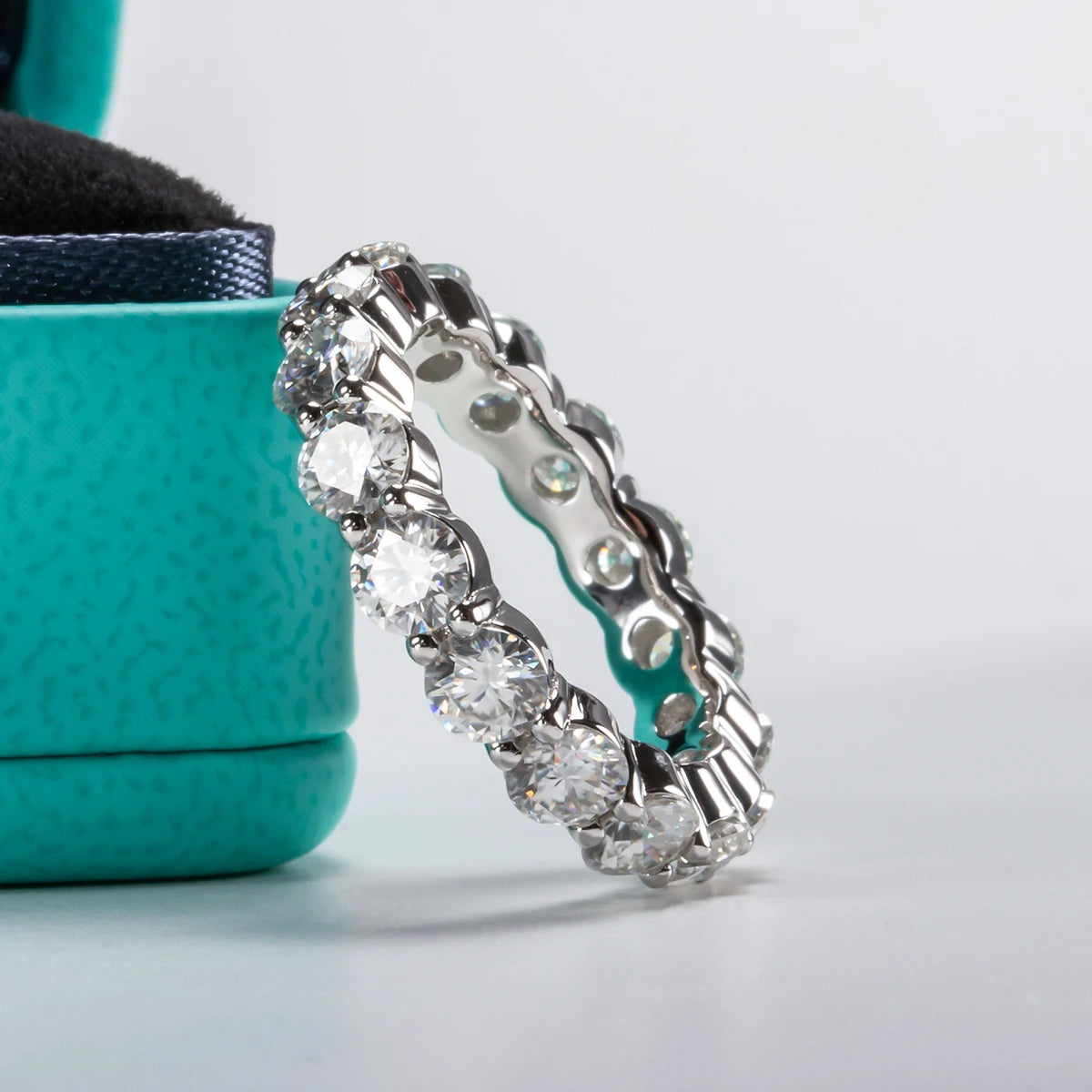 Fede Nuziale Essenza in Moissanite