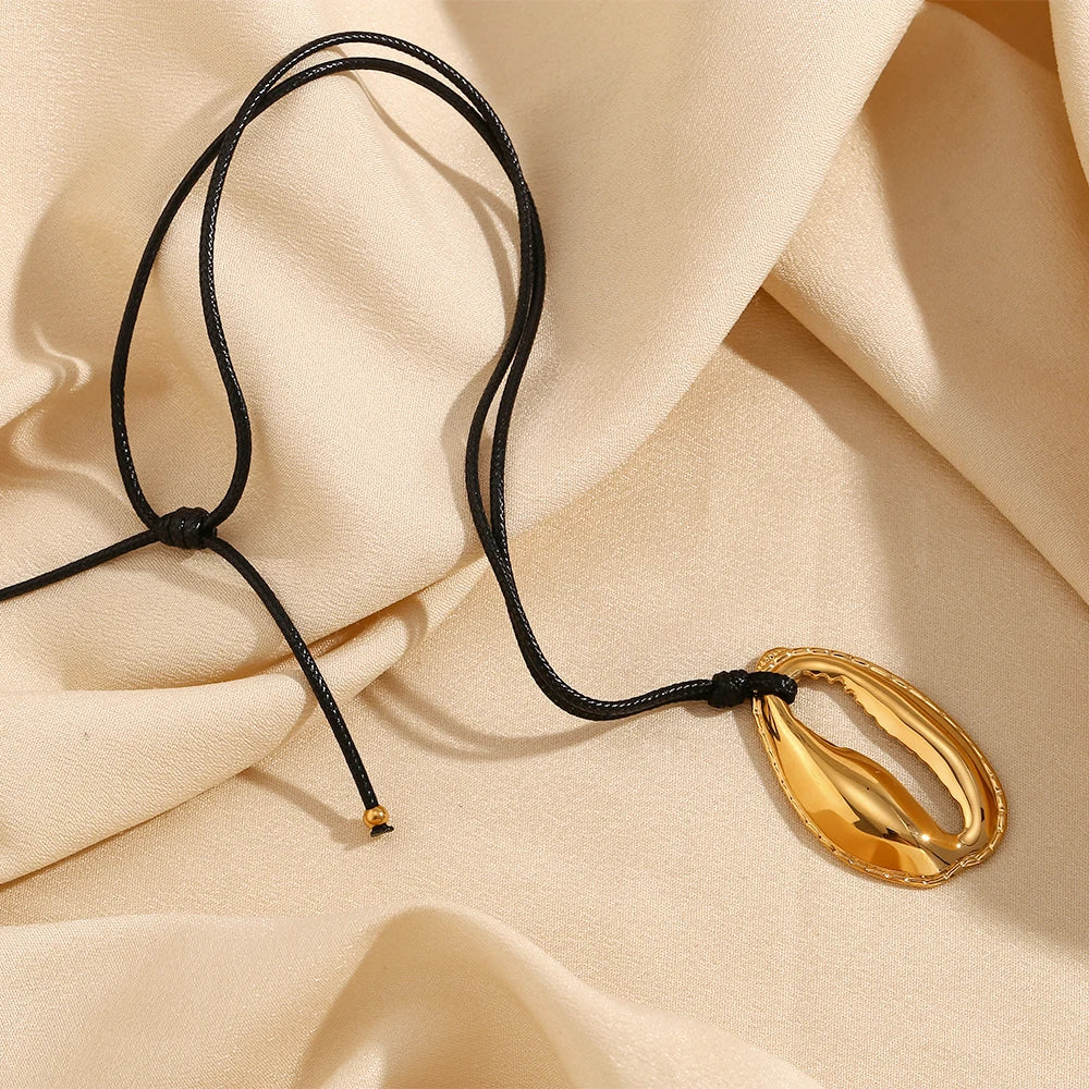 Irregular Hollow Shell Pendant Necklace