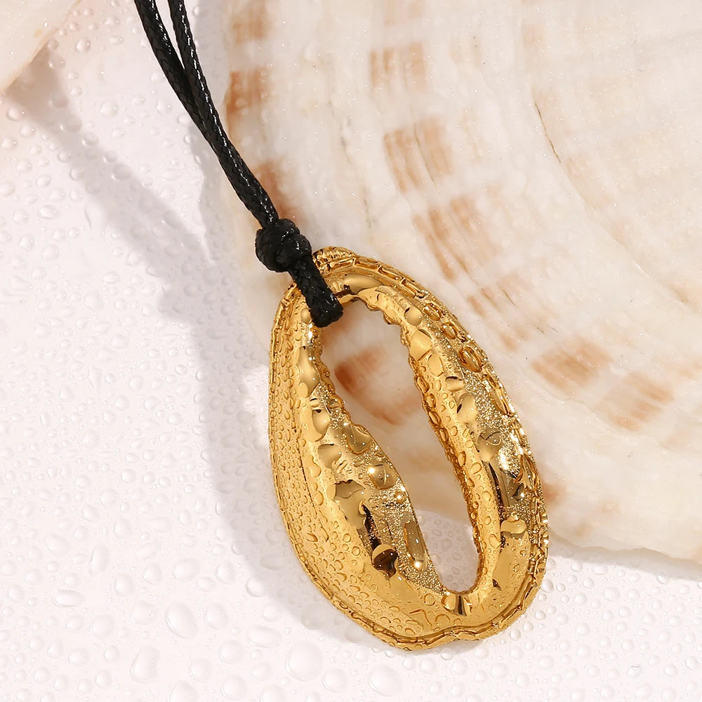 Irregular Hollow Shell Pendant Necklace