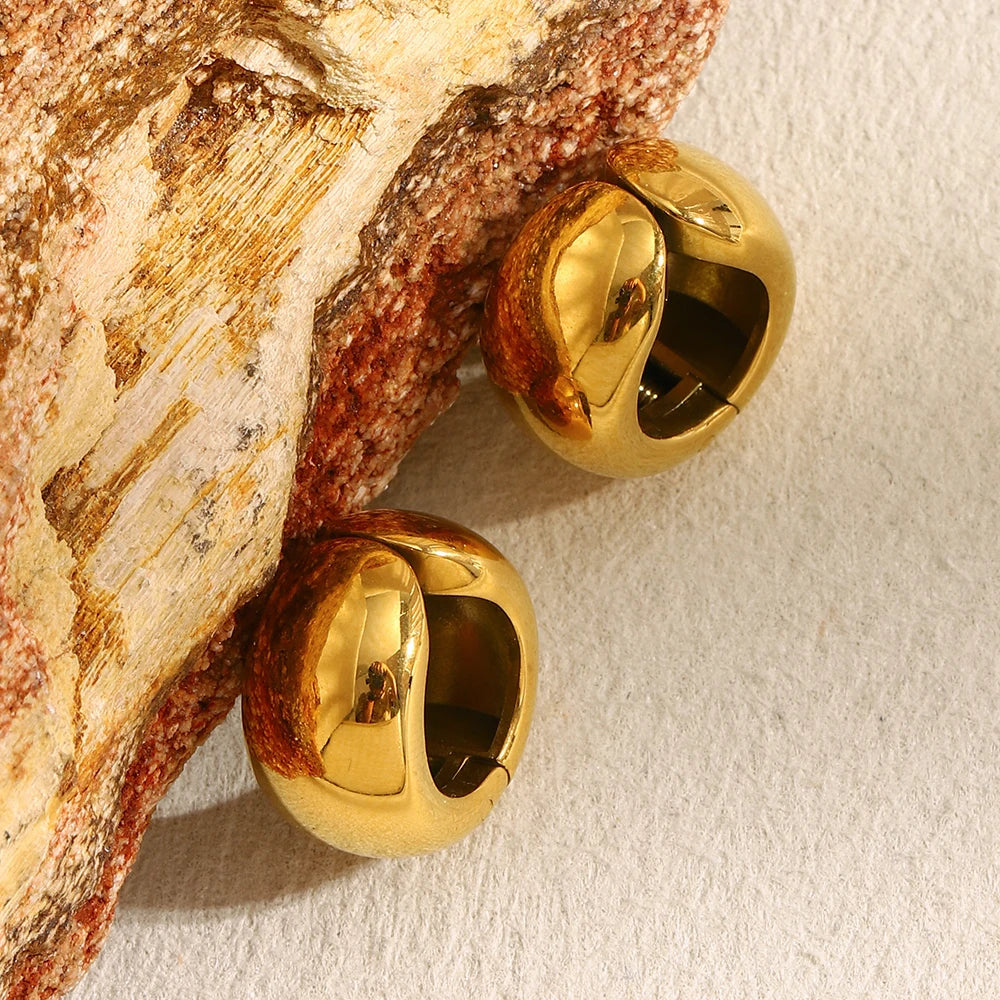 Mini Earclip with Wide Edge in 316L Stainless Steel
