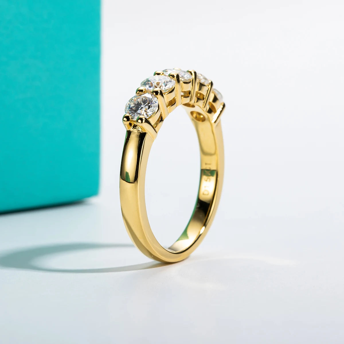 Fede Nuziale Aura in Moissanite