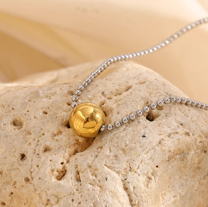 Minimal Beads Necklace