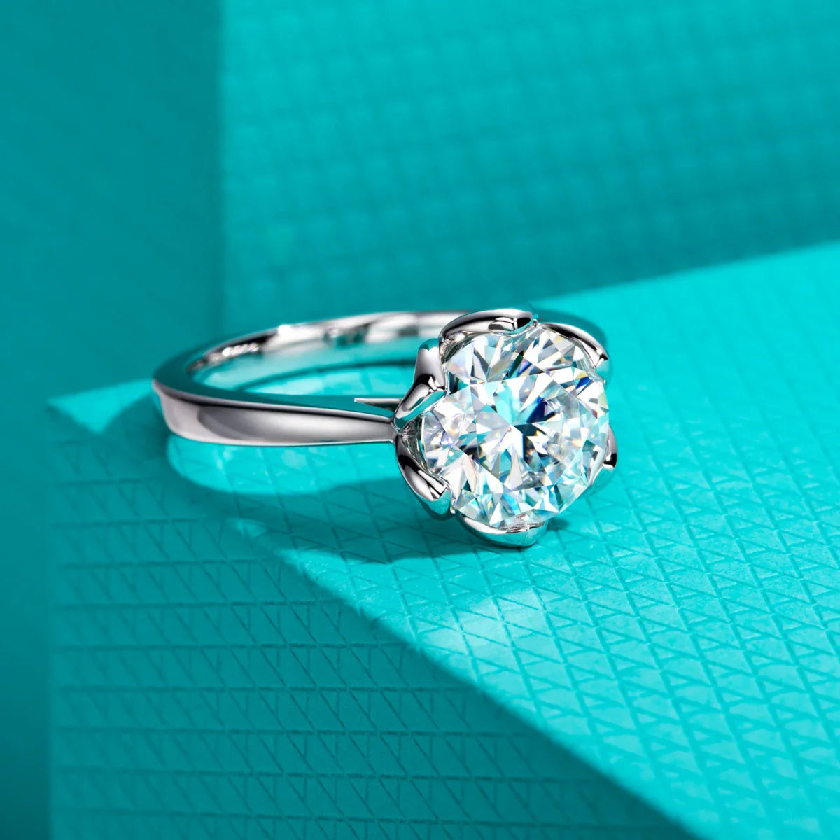 Anello Solitario Loto di Purezza