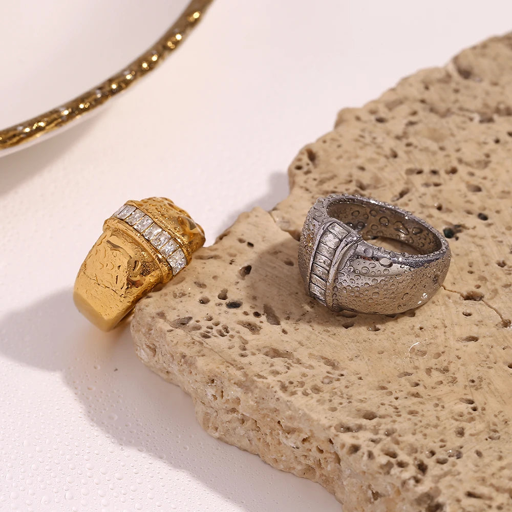 Wide Edge Zircon Ring
