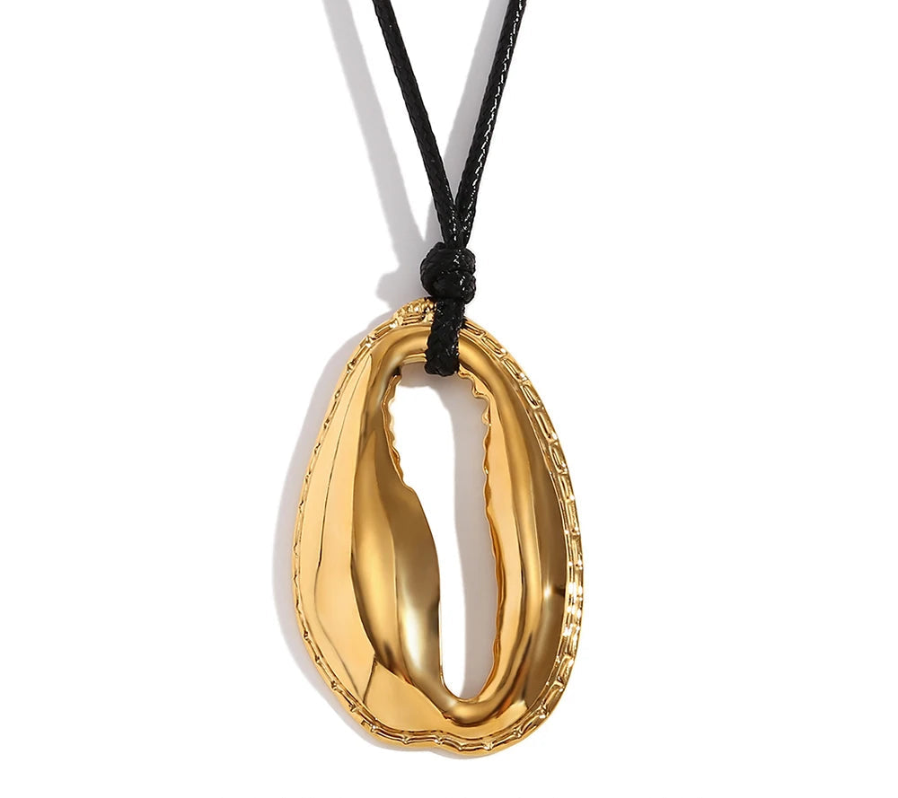 Irregular Hollow Shell Pendant Necklace