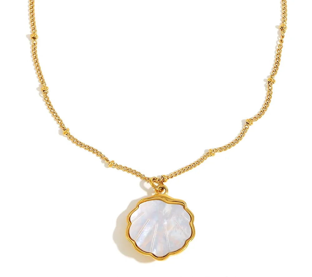 Shell Pendant Necklace