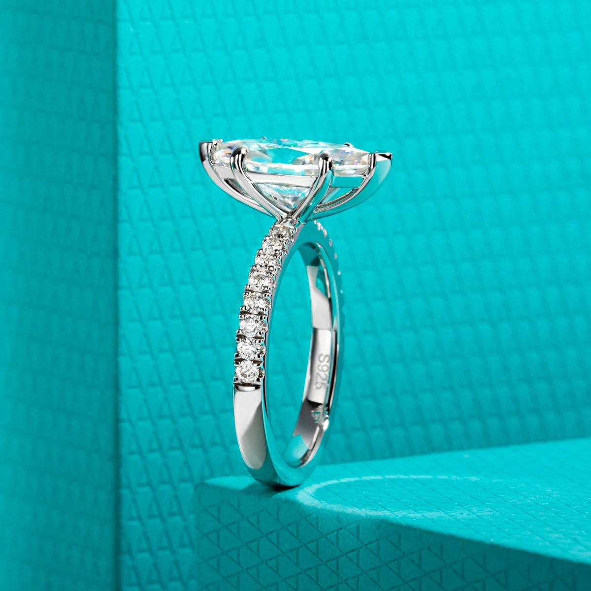 Anello Solitario Marquise Infinito