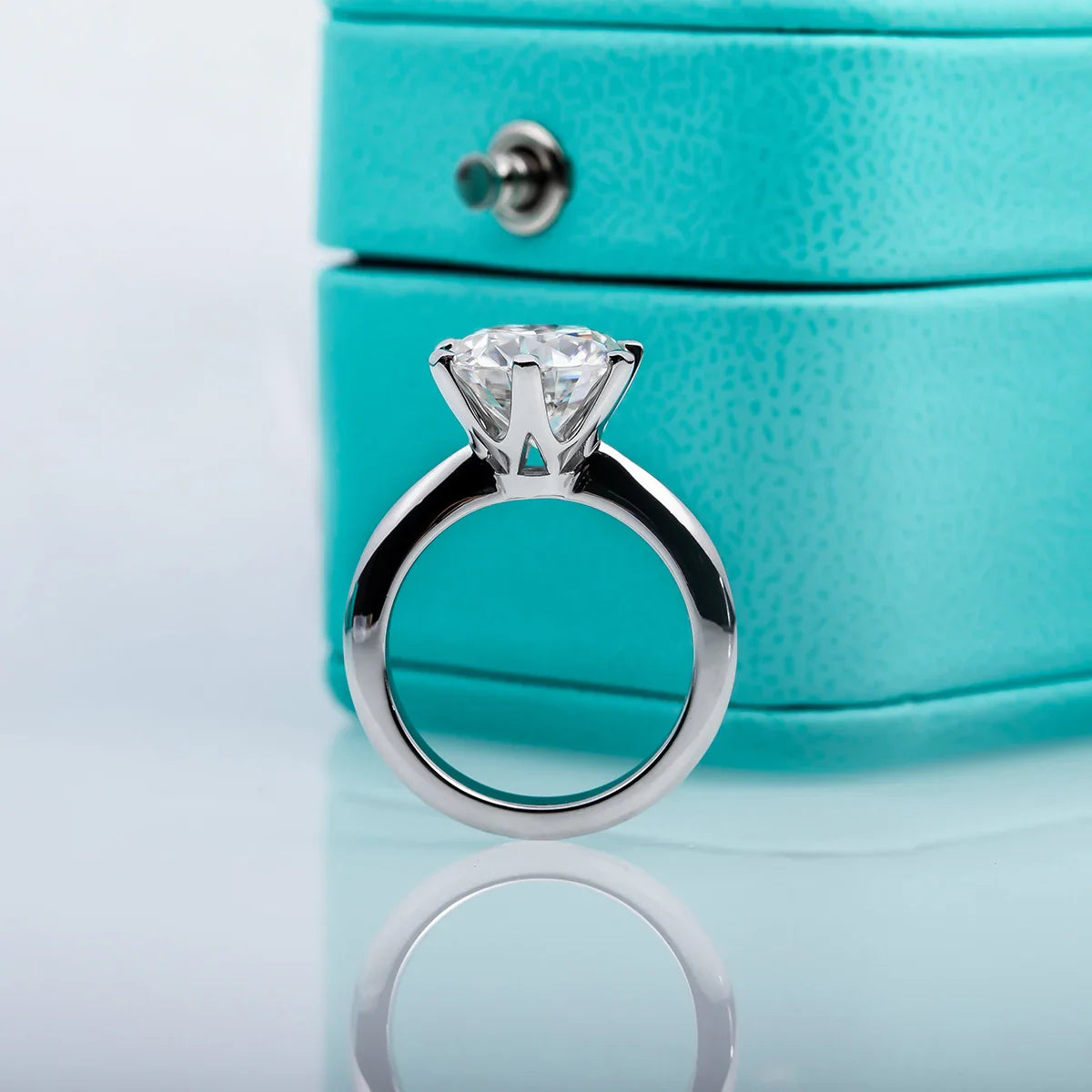 Anello Solitario Divino Bagliore