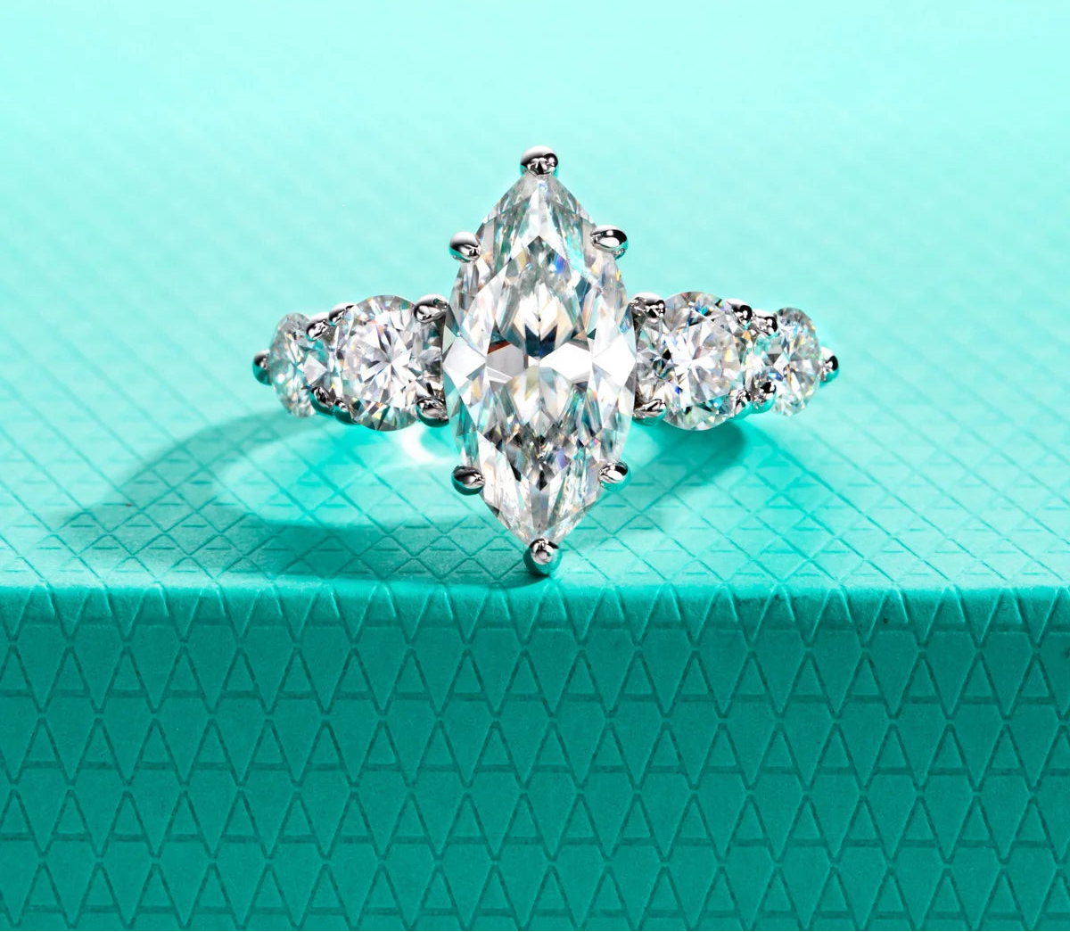 Anello Solitario Goccia d'Incanto