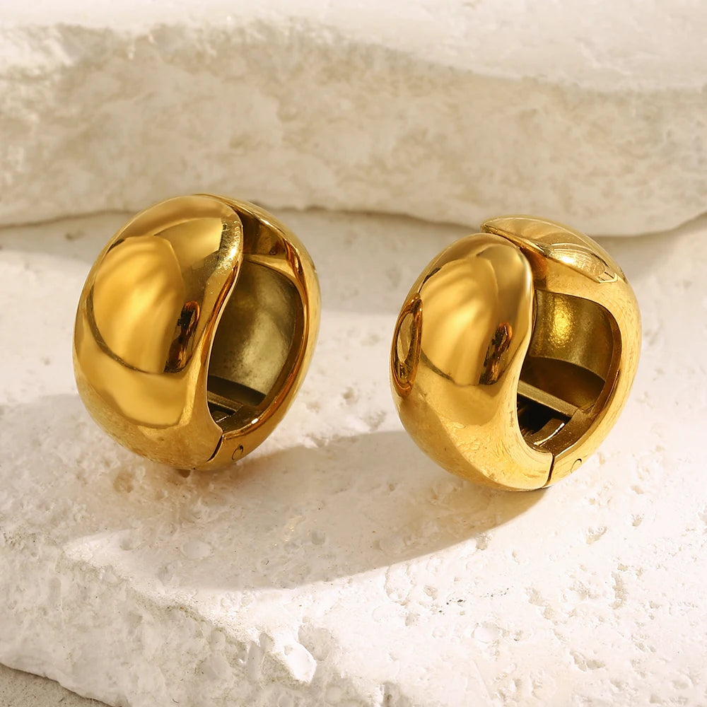 Mini Earclip with Wide Edge in 316L Stainless Steel