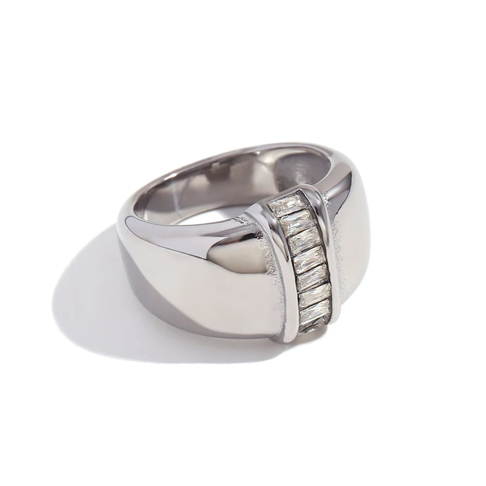 Wide Edge Zircon Ring